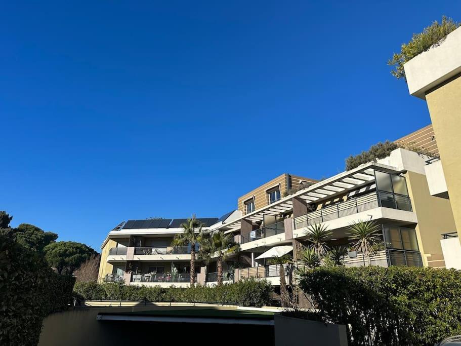 L'Appart Ideal Famille, Terrasse, Piscine, Plage Villeneuve-Loubet Exterior foto
